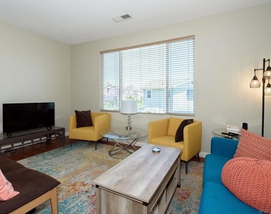 2226 Birds Nest Lane - Photo Thumbnail 5