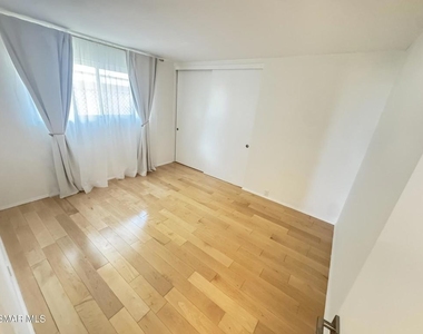 6712 Randiwood Lane - Photo Thumbnail 17