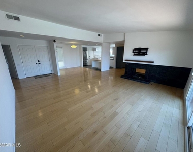 6712 Randiwood Lane - Photo Thumbnail 4