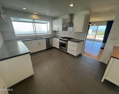 6712 Randiwood Lane - Photo Thumbnail 8