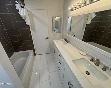 6712 Randiwood Lane - Photo Thumbnail 18