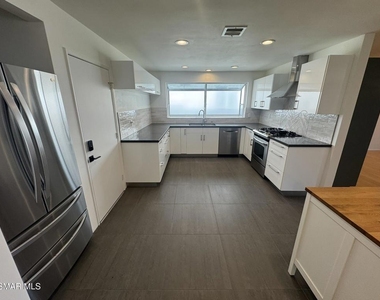 6712 Randiwood Lane - Photo Thumbnail 6