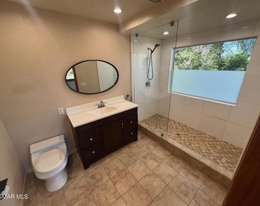 576 Pinecliff Place - Photo Thumbnail 15