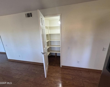 576 Pinecliff Place - Photo Thumbnail 7
