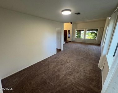 576 Pinecliff Place - Photo Thumbnail 6