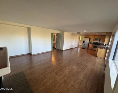576 Pinecliff Place - Photo Thumbnail 9