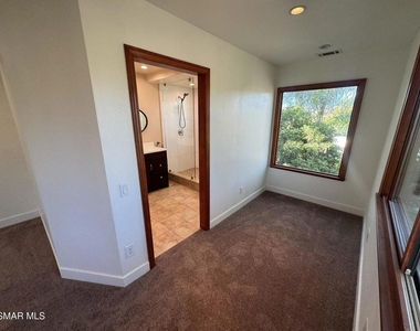 576 Pinecliff Place - Photo Thumbnail 14