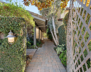3830 Mainsail Circle - Photo Thumbnail 17