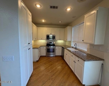 485 Bannister Way - Photo Thumbnail 8