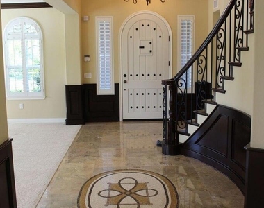 1555 Arroyo View Street - Photo Thumbnail 3