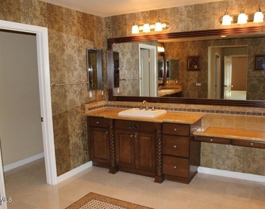 1555 Arroyo View Street - Photo Thumbnail 23