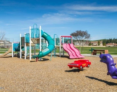 1555 Arroyo View Street - Photo Thumbnail 37