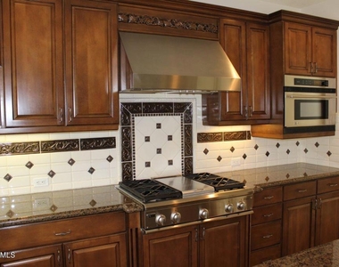 1555 Arroyo View Street - Photo Thumbnail 11