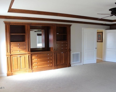 1555 Arroyo View Street - Photo Thumbnail 19