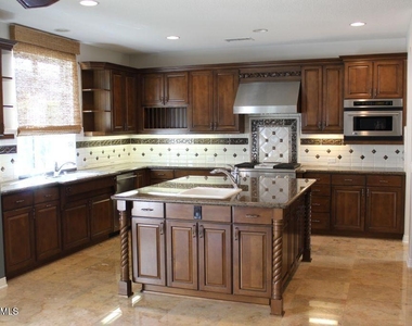 1555 Arroyo View Street - Photo Thumbnail 10