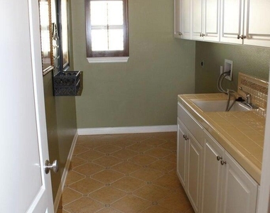 1555 Arroyo View Street - Photo Thumbnail 31