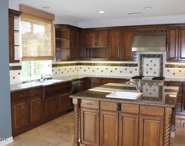 1555 Arroyo View Street - Photo Thumbnail 8