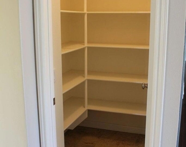 1555 Arroyo View Street - Photo Thumbnail 13