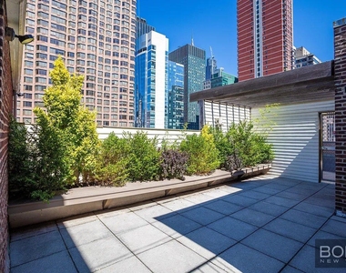 East 38th Street - Photo Thumbnail 12