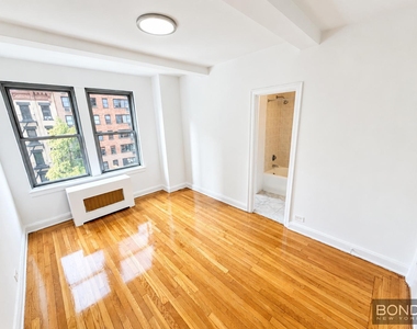 East 38th Street - Photo Thumbnail 4