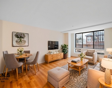 Parkville Avenue - Photo Thumbnail 1