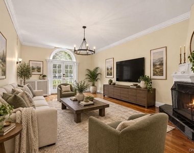 111 N Broadway - Photo Thumbnail 17