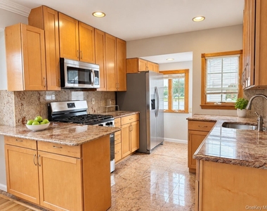 77 Vassar Lane - Photo Thumbnail 3
