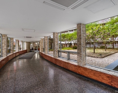 6125 97th Street - Photo Thumbnail 3