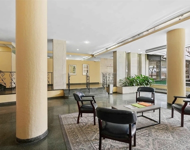 6125 97th Street - Photo Thumbnail 4