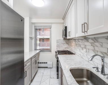 6125 97th Street - Photo Thumbnail 8