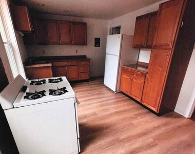 457 Main St - Photo Thumbnail 1