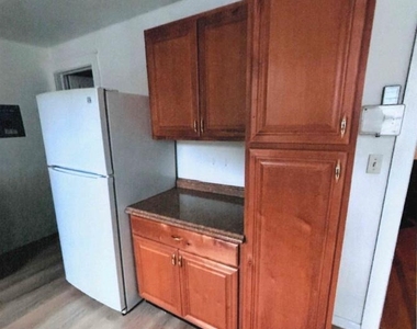 457 Main St - Photo Thumbnail 2