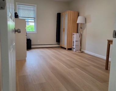 14903 Beech Avenue - Photo Thumbnail 3