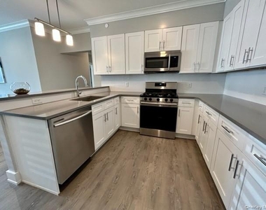 84 Circle Drive - Photo Thumbnail 3