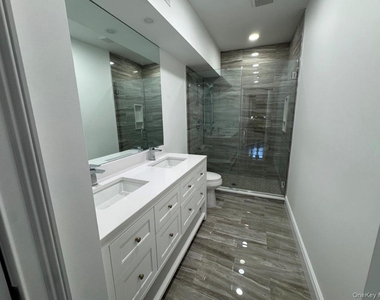 303 Main Street - Photo Thumbnail 10