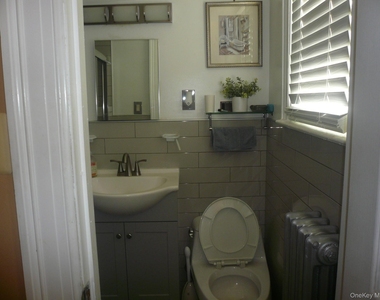 16932 144th Road - Photo Thumbnail 8