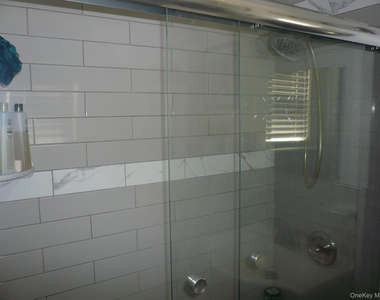 16932 144th Road - Photo Thumbnail 7