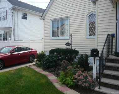 16932 144th Road - Photo Thumbnail 1