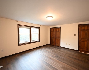 229 Middletown Road - Photo Thumbnail 10