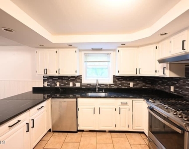 229 Middletown Road - Photo Thumbnail 6