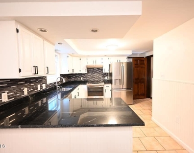 229 Middletown Road - Photo Thumbnail 5