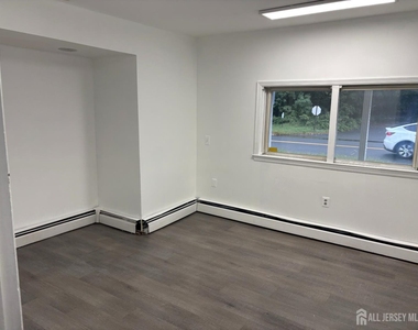 180 Main Street - Photo Thumbnail 3