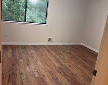 20 Wood Acres Drive - Photo Thumbnail 3