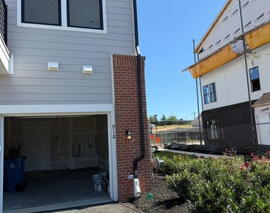 918 District Boulevard - Photo Thumbnail 18