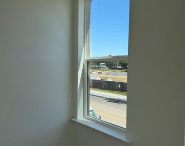 918 District Boulevard - Photo Thumbnail 15