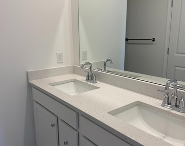 918 District Boulevard - Photo Thumbnail 9