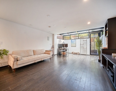 247 W 122nd Street - Photo Thumbnail 10