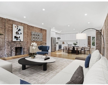 330 W 46th Street - Photo Thumbnail 1