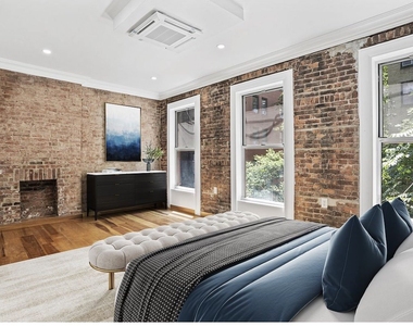 330 W 46th Street - Photo Thumbnail 7