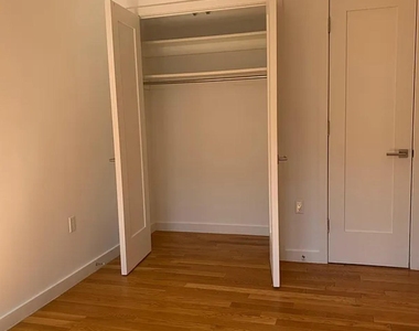 123 Parkside Avenue - Photo Thumbnail 6